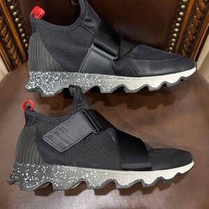 Sorel Kinetic Black Camo Crossover Sneakers 9.5